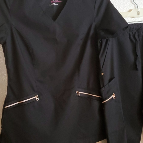 Scrubs - Picture 4 of 4